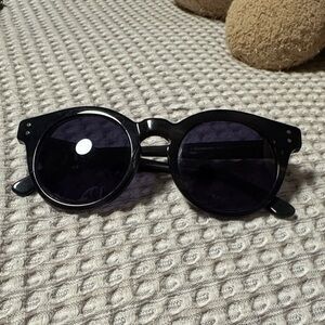 Folli Follie Stylish Black Round Sunglasses